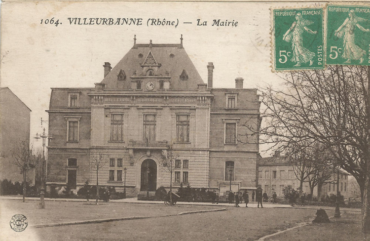 Mairie inaugurée en 1904, place Grandclément (© DR)